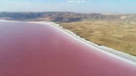 Lake Tuz when pink, near Cappadocia